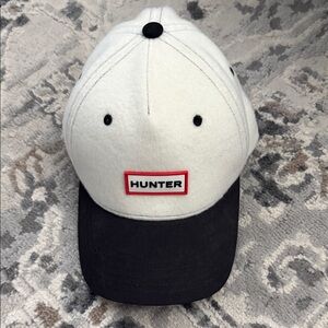 Hunter Monochrome Cap with Logo
